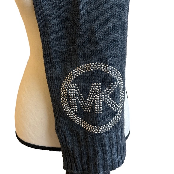 NWOT Michael Kors Dark Gray Silver Studs Logo Knit Scarf - Picture 2 of 2